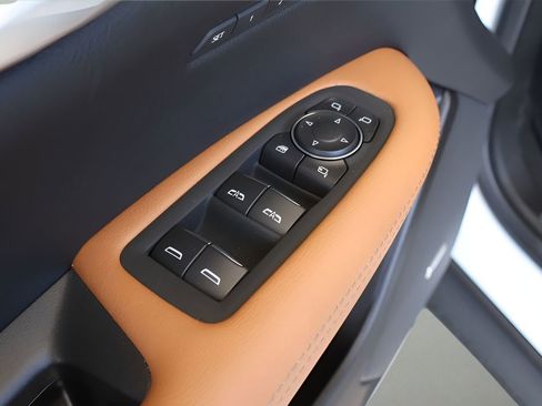 New 2026 Cadillac XT5 Premium Luxury w/ Driver Assist Package AWD/4WD image 10