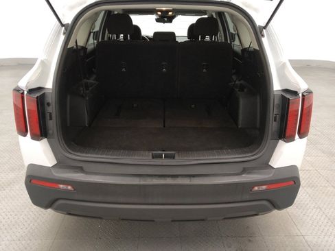 Used 2021 Kia Sorento LX image 29