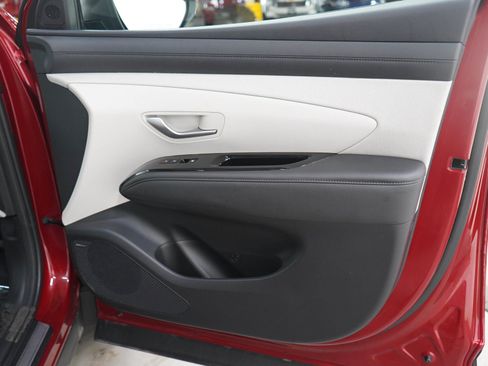 Used 2025 Hyundai Tucson Limited AWD/4WD image 9
