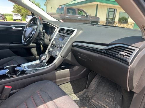 Used 2016 Ford Fusion SE w/ Equipment Group 201A AWD/4WD image 29