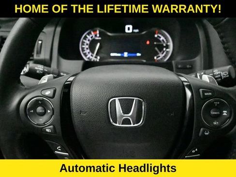 Used 2017 Honda Pilot Touring image 19