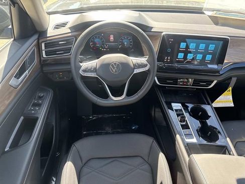 New 2026 Volkswagen Atlas SE image 8