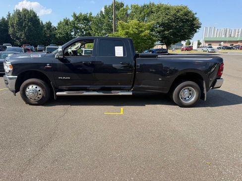 Used 2024 RAM 3500 Laramie w/ Towing Technology Group AWD/4WD image 4
