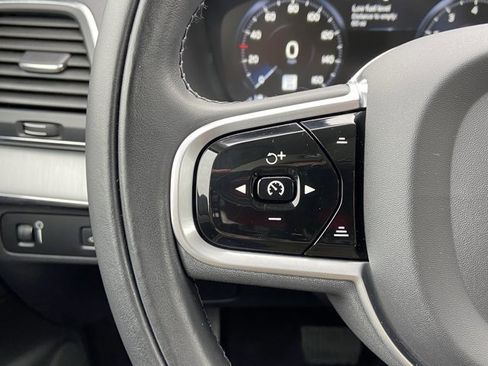 Used 2022 Volvo XC90 T5 Momentum w/ Climate Package image 16