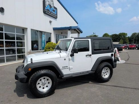 Used 2015 Jeep Wrangler Sport AWD/4WD image 2