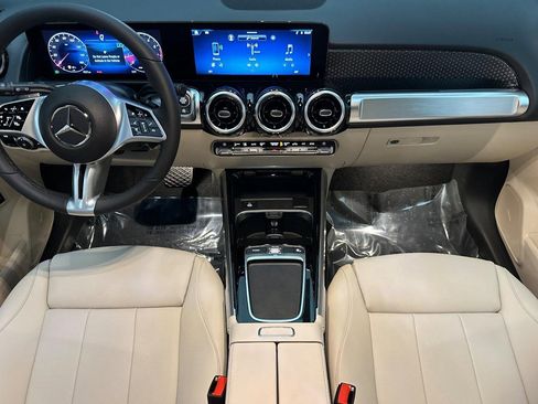 Used 2026 Mercedes-Benz GLB 250 image 13