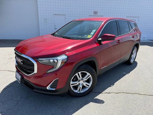 Used 2019 GMC Terrain SLE FWD image 1