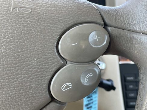 Used 2005 Mercedes-Benz CLK 320 Coupe image 21