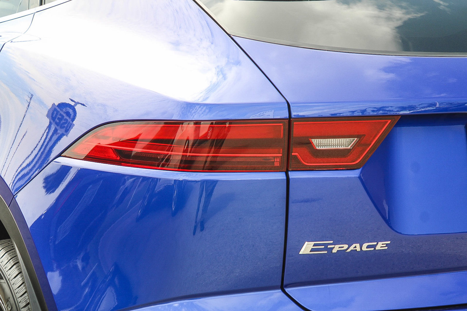 Used 2019 Jaguar E-PACE SE AWD/4WD image 7