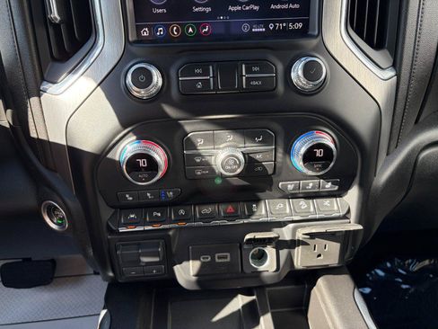 Used 2020 GMC Sierra 1500 Denali w/ Denali Ultimate Package AWD/4WD image 16