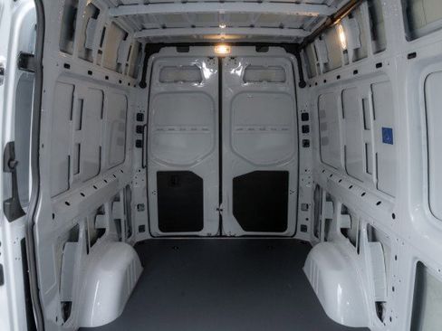 New 2025 Mercedes-Benz Sprinter 2500 image 10
