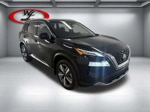 Used 2023 Nissan Rogue SL w/ SL Premium Package image 3