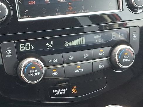 Used 2019 Nissan Rogue SV AWD/4WD image 14
