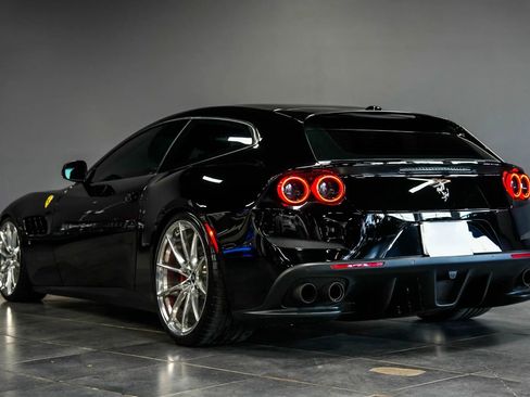 Used 2018 Ferrari GTC4Lusso AWD/4WD image 7