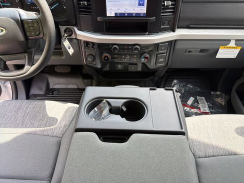 New 2026 Ford F250 XLT w/ FX4 Off-Road Package AWD/4WD image 23
