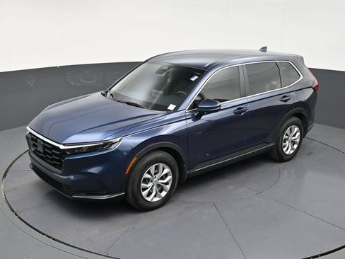 Used 2025 Honda CR-V LX image 11