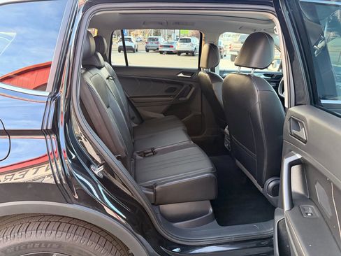 Used 2022 Volkswagen Tiguan SE image 29