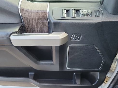 Used 2019 Ford F250 Lariat w/ Lariat Ultimate Package AWD/4WD image 16