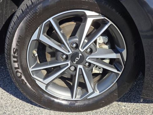 Used 2023 Kia Forte LXS image 8