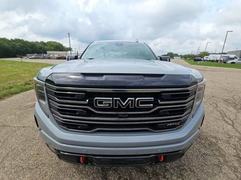Used 2025 GMC Sierra 1500 AT4 w/ AT4 Preferred Package AWD/4WD image 9