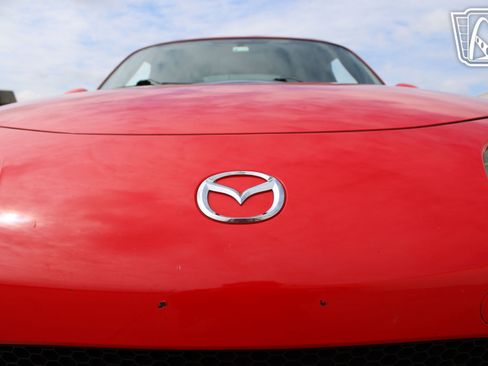 Used 2006 MAZDA MX-5 Miata Sport RWD image 30