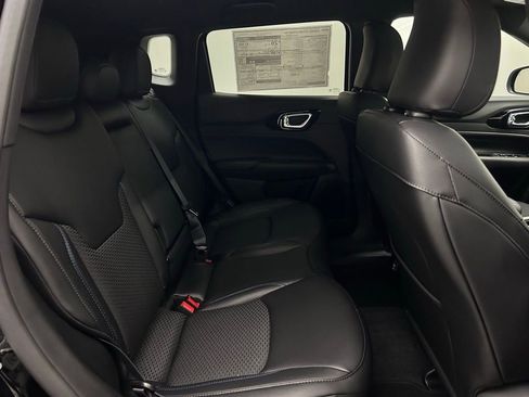 New 2026 Jeep Compass Latitude image 15