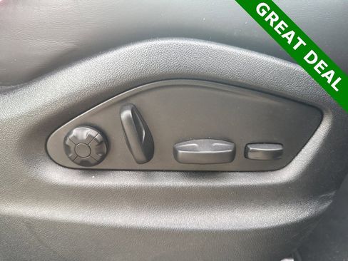 Used 2024 Porsche Cayenne Coupe image 12