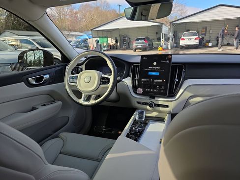 New 2026 Volvo XC60 B5 Ultra w/ Protection Package Premier image 19