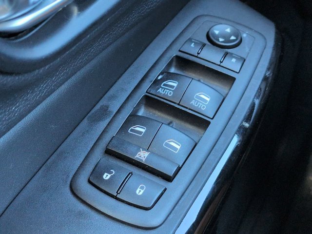 Used 2023 Jeep Cherokee Altitude Lux AWD/4WD image 24