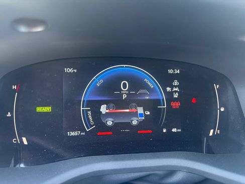 Used 2025 Toyota Camry SE w/ Convenience Package FWD image 1
