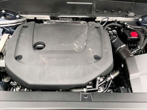 Used 2024 Volvo XC90 B6 Ultimate w/ Protection Package Premier image 13