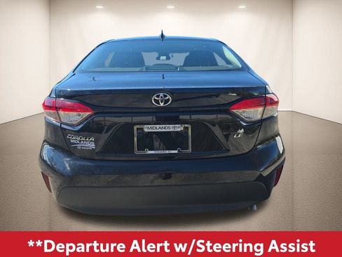 Used 2023 Toyota Corolla LE image 5