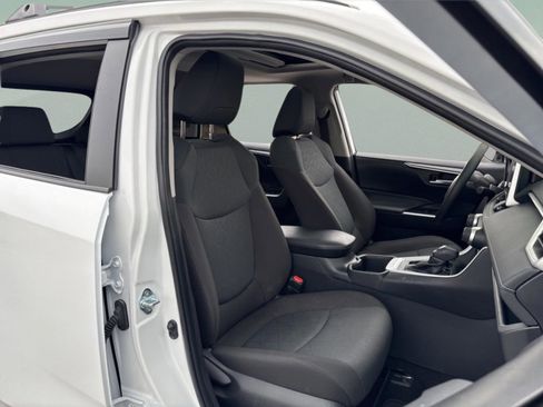 Certified 2025 Toyota RAV4 XLE image 35