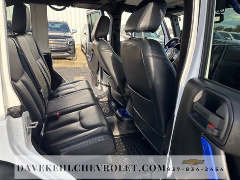 Used 2015 Jeep Wrangler Unlimited Sahara w/ Connectivity Group image 24