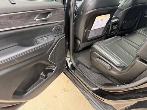 Used 2024 Jeep Grand Cherokee L Limited w/ Luxury Tech Group II AWD/4WD image 13