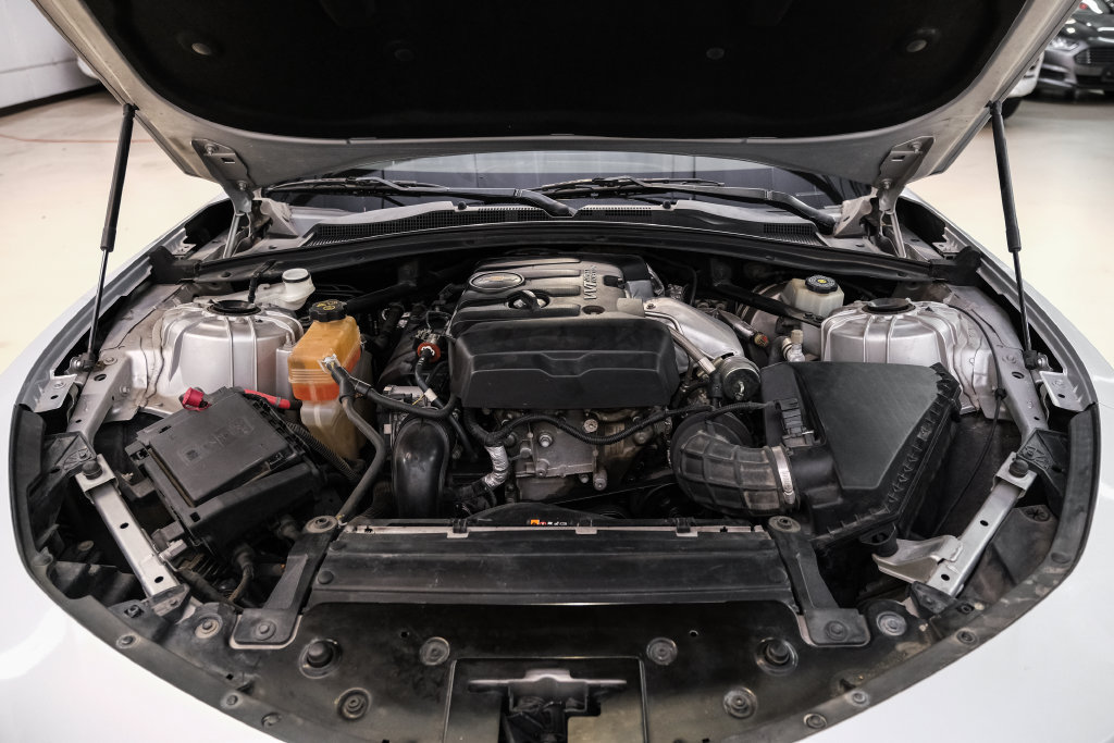 Used 2018 Chevrolet Camaro LS RWD image 41