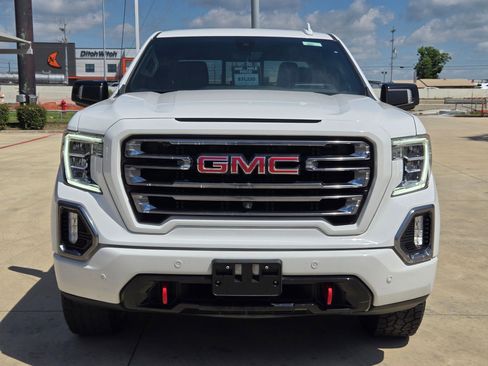 Used 2021 GMC Sierra 1500 AT4 w/ AT4 Value Package AWD/4WD image 2