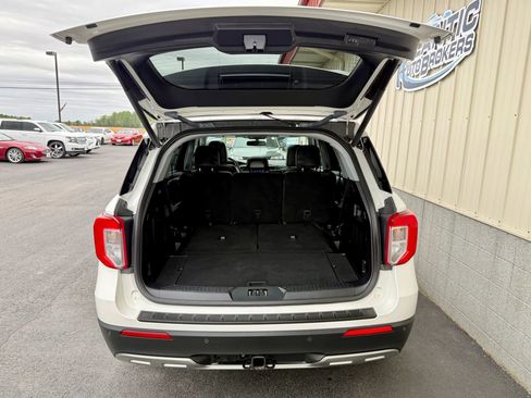 Used 2021 Ford Explorer XLT w/ Equipment Group 202A AWD/4WD image 5