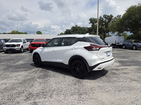Used 2023 Nissan Kicks SV FWD image 8