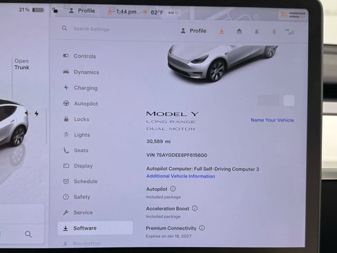 Used 2023 Tesla Model Y Long Range image 32
