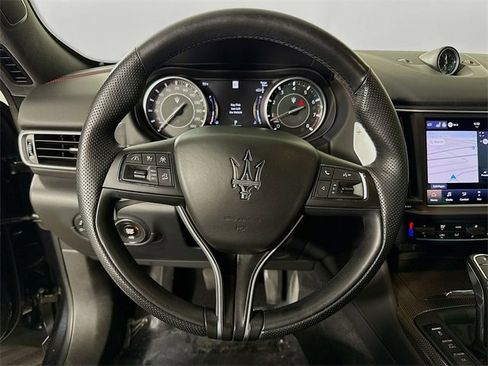 Used 2023 Maserati Levante GT image 12