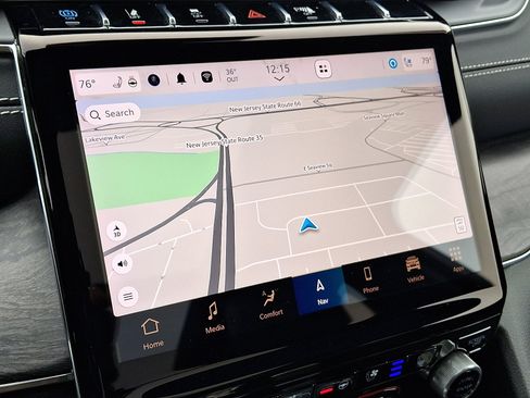 Certified 2023 Jeep Grand Cherokee Overland w/ Luxury Tech Group IV image 18