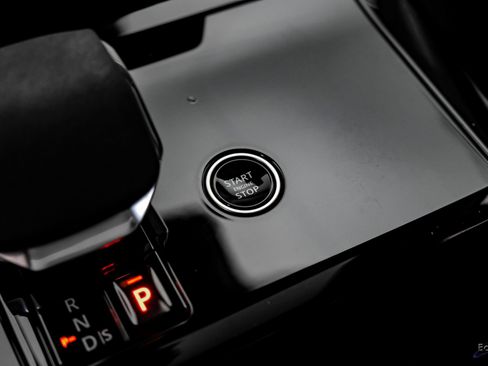 Used 2024 Land Rover Range Rover Sport SE image 60