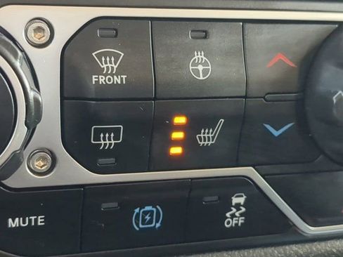 Used 2024 Jeep Wrangler Unlimited AWD/4WD image 21
