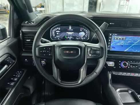 Used 2025 GMC Sierra 2500 AT4 AWD/4WD image 17