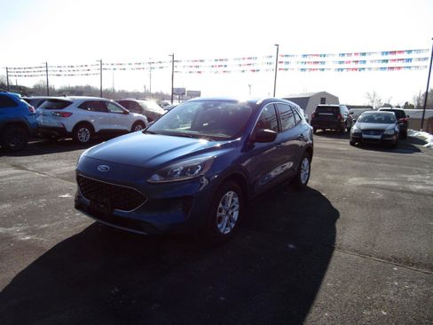 Used 2022 Ford Escape SE image 3