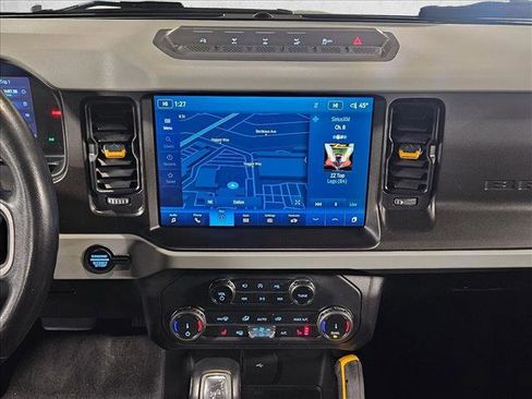 Used 2022 Ford Bronco Badlands image 14