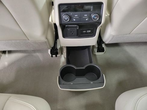 Used 2022 GMC Acadia Denali w/ Denali Ultimate Package image 23