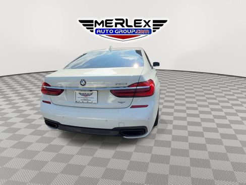 Used 2019 BMW 750i w/ Executive Package RWD image 7