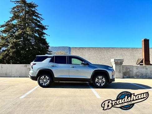 New 2026 Chevrolet Equinox LT AWD/4WD image 3